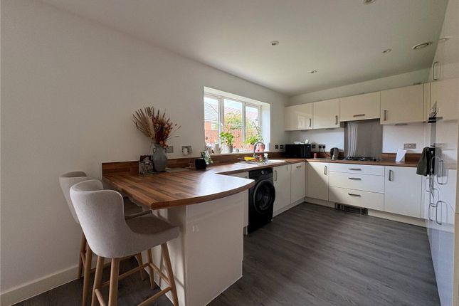 31, Abbotsbury Drive, Northamptonshire photo 2