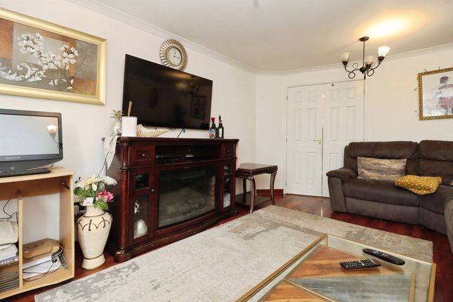 1, Leighton Close, Wellingborough photo 4