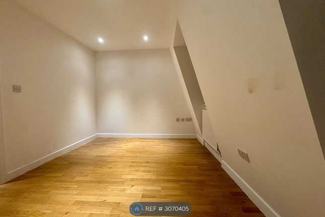 Haydons Road, London photo 2