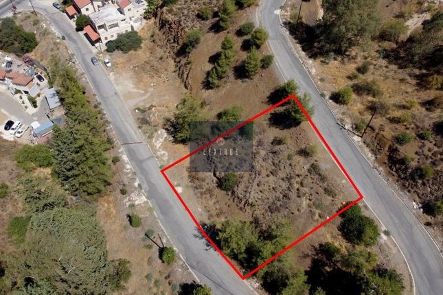 Land for sale in Evrychou 2831, Cyprus
