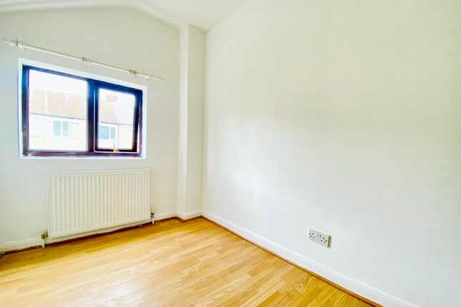 30, Wedderburn Road, Essex photo 4