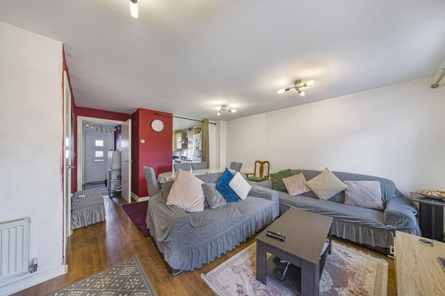 18, Cloud Close, Dartford photo 4
