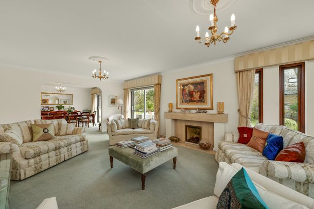 1, Martineau Close, Surrey photo 4