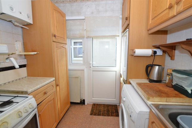26, Villiers Avenue, Whitton photo 4