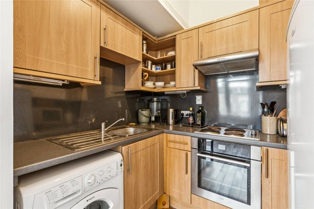 Flat 6, 84, Sinclair Road, Shepherds Bush photo 3