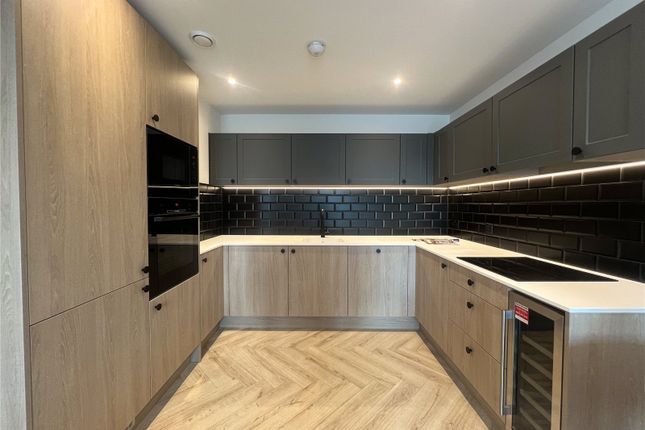 12 Bankside Boulevard, Salford photo 2