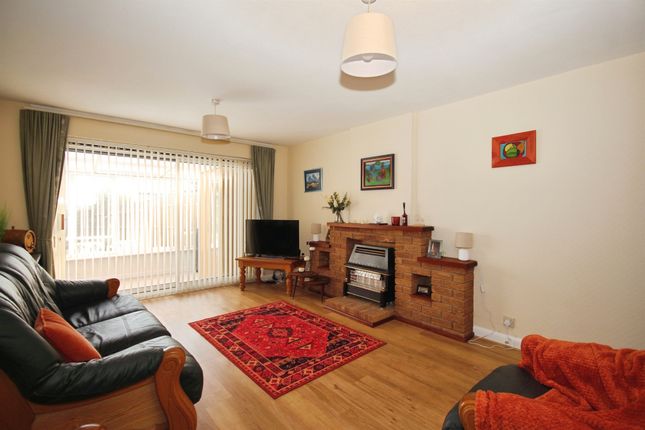 6, Langdale Close, Leamington Spa photo 4