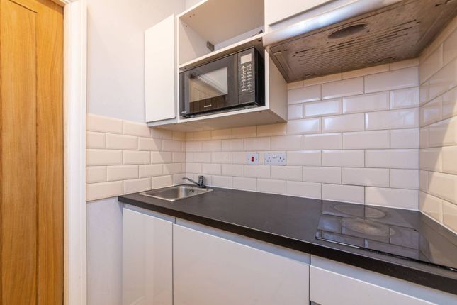 Thumbnail Studio to rent in Woodchurch Road, South Hampstead, London
