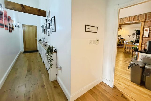 8, Miller Court, Gainsborough photo 2