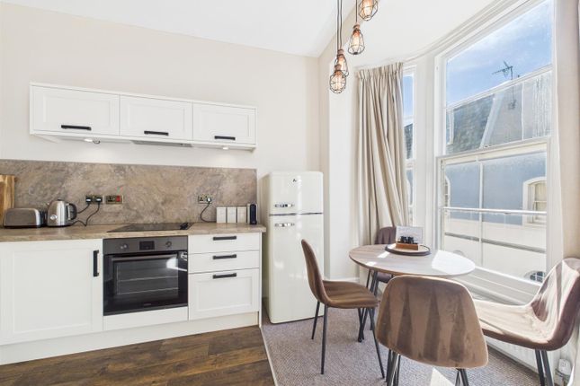 Flat 1, 17A, St. James Place, Ilfracombe photo 4