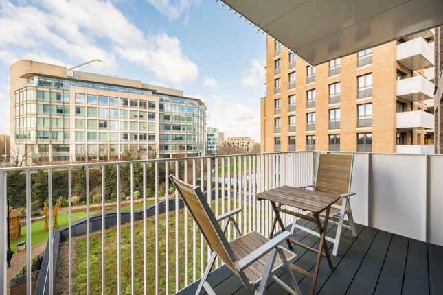 Flat 240, Viscount House, 8, Lakeside Drive, London photo 2
