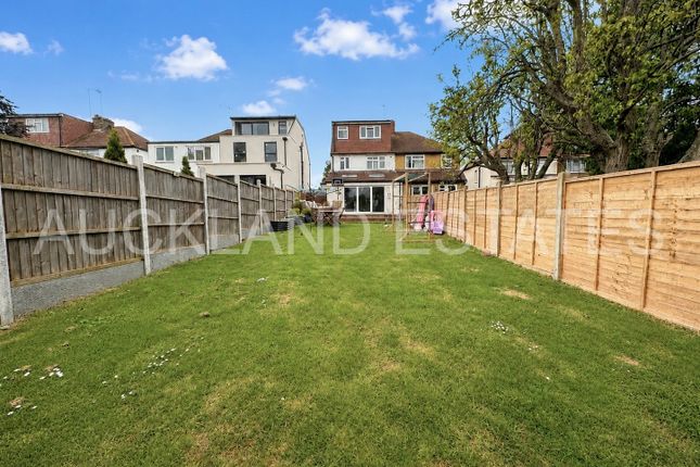 128, Auckland Road, Potters Bar photo 2
