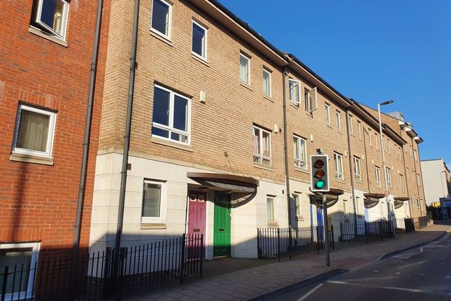 Thumbnail Property to rent in Market Street, Exeter