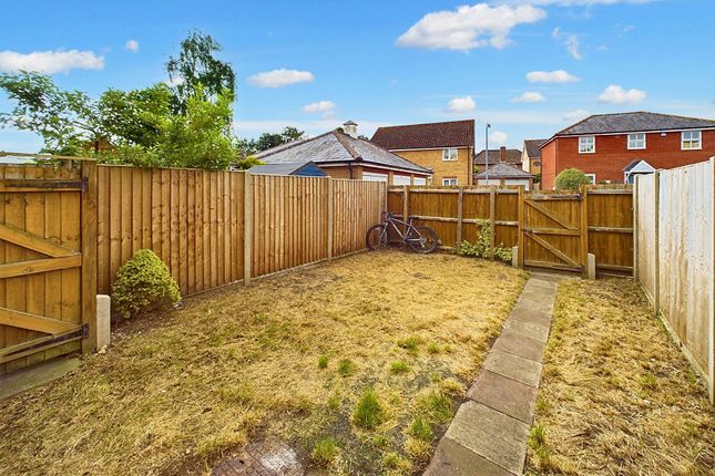 6 Manse Court, Thetford photo 4