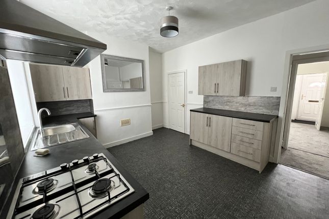 Thumbnail Terraced house to rent in Whalley Road, Clayton Le Moors