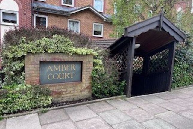 Flat for sale in Amber Court, Hove