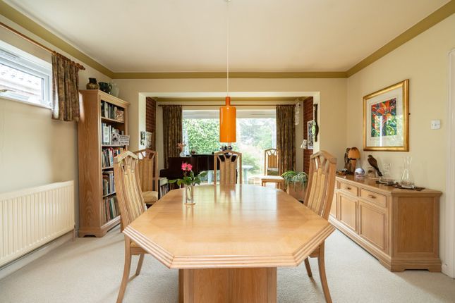 18, Manor Close, Boston photo 3