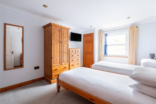 3 Beachcombers Apartments, 1, Watergate Bay, Cornwall photo 4