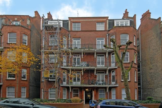 Flat to rent in Lissenden Gardens, London