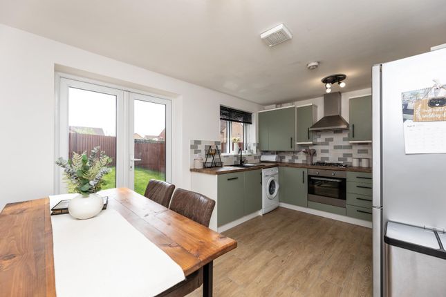 1, Seaton Crescent, Knottingley photo 5