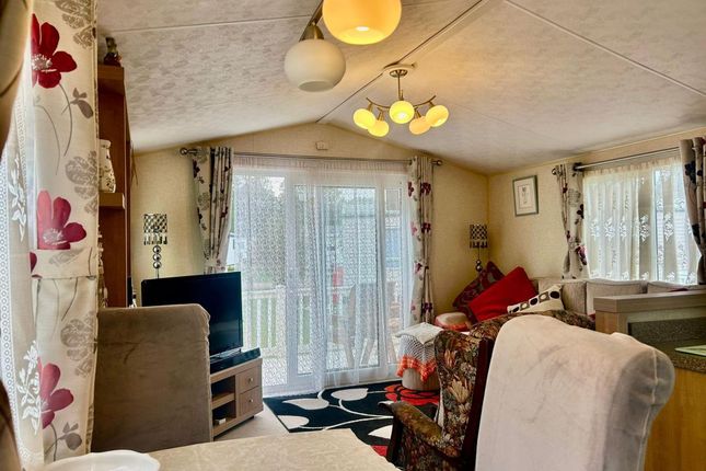 Willerby, Coast Road, Lowestoft photo 3