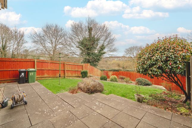 27 Aintree Drive, Bristol photo 4