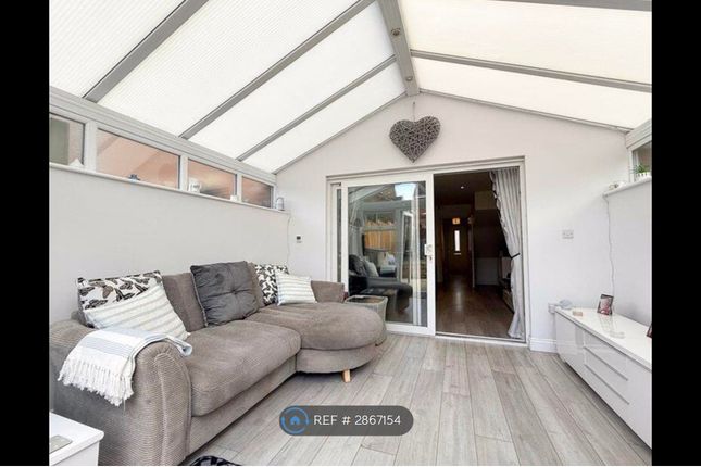 St Johns Close, Burntwood photo 4