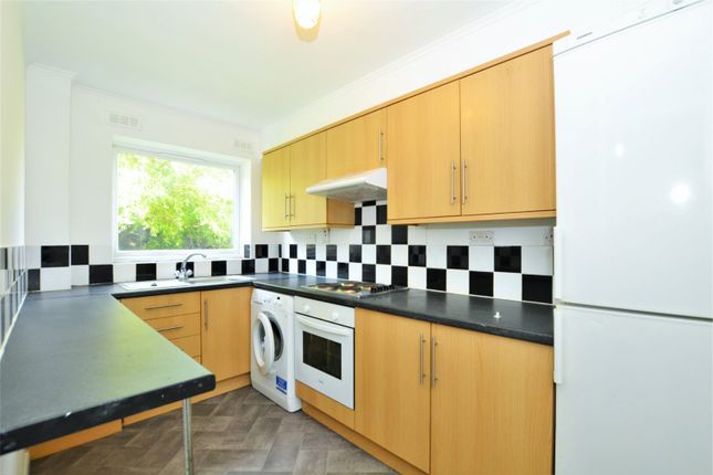Flat for sale in Oakley Close, Isleworth