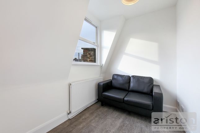 Flat to rent in Fonthill Road, London