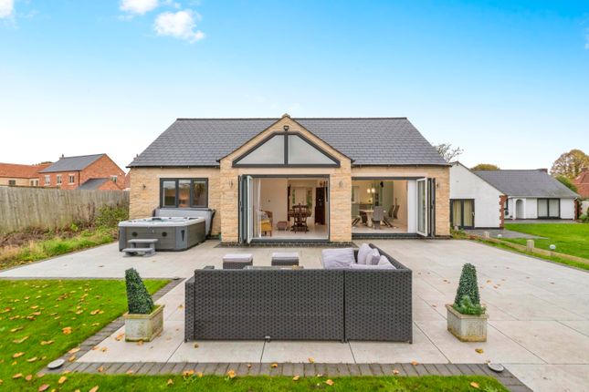 Thumbnail Detached bungalow for sale in Cliff Road, Wellingore, Lincoln