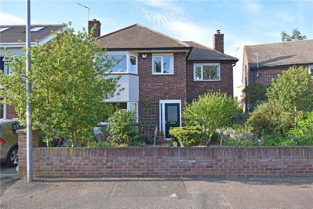 Detached house to rent in Redfern Close, Cambridge