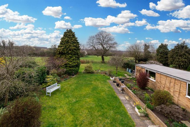 1, Morwick Grove, Leeds photo 2