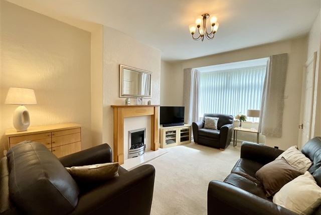 61, Willow Drive, Sheffield photo 2