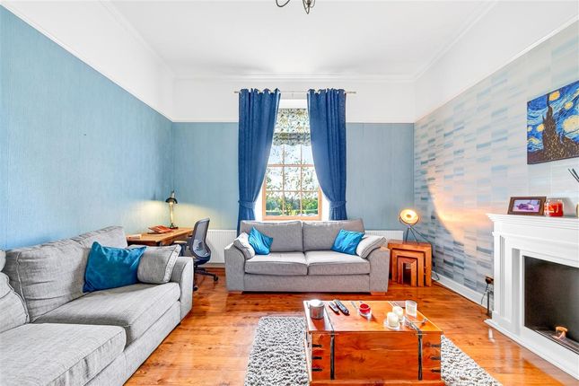 21, Knightsridge House, Watson Green, Livingston photo 4