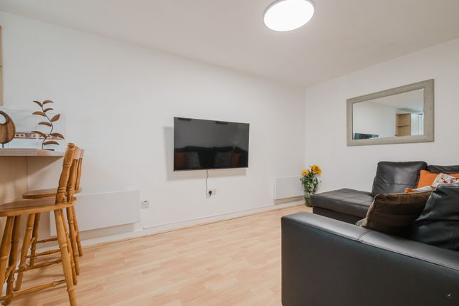 Apartment 29, Ellerslie Court, Manchester photo 3