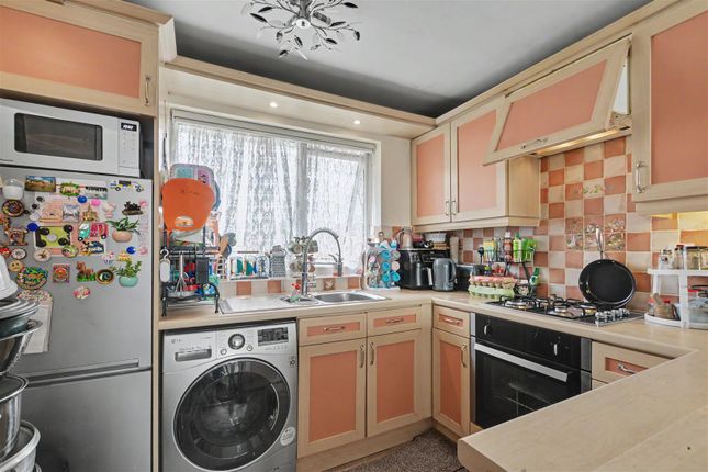 75, Staindale Drive, Nottingham photo 4
