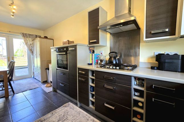 38 Maes Y Piod, Bridgend photo 3