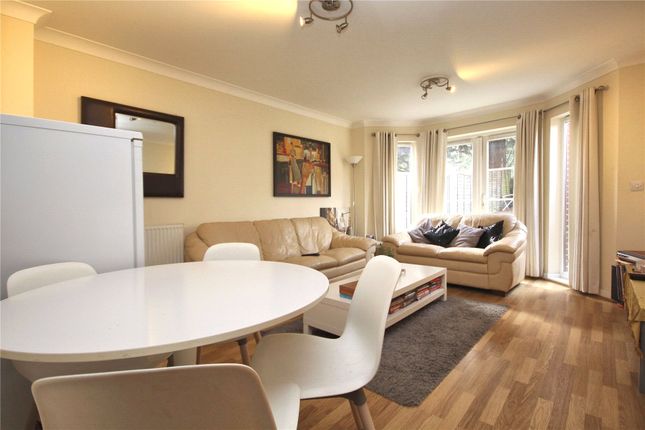 4, Smiles Place, Woking photo 3