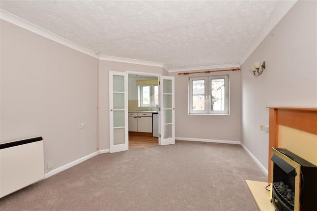 Thumbnail Flat for sale in Croydon Road, Caterham, Surrey