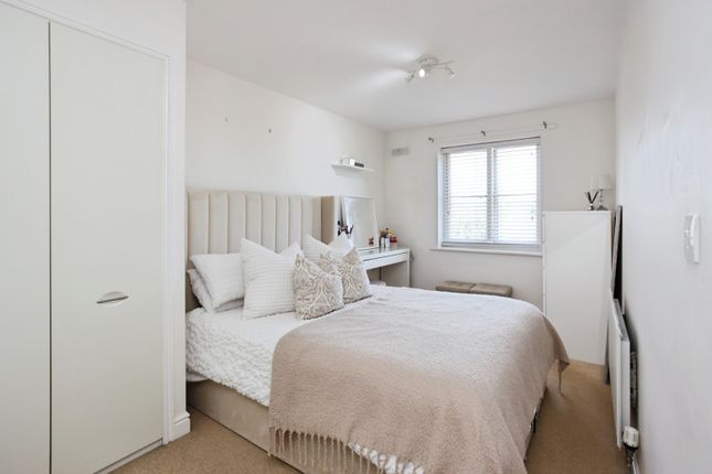 Flat 8, Breach House,, Cannons Wharf, Kent photo 4