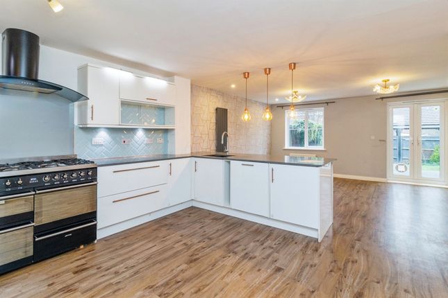 Town house for sale in San Andres Drive, Bletchley, Milton Keynes