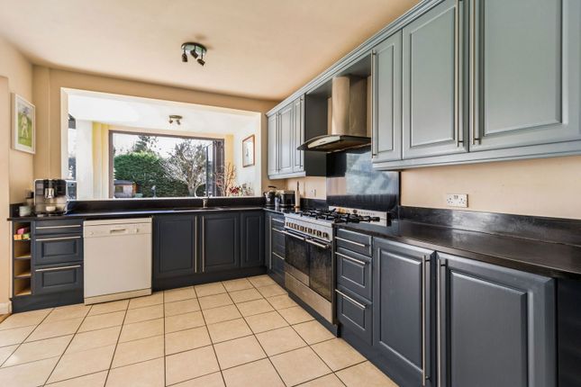 3, Stratford Way, Watford photo 3