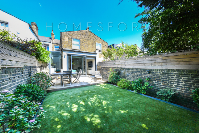Flat for sale in Leighton Gardens, Kensal Rise