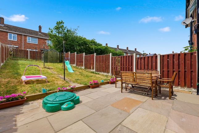 27 Tithe Barn Lane, Sheffield photo 4