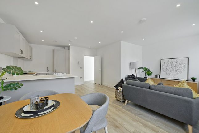 Flat 1, Platinum Court, 177, New Road, Berkshire photo 4