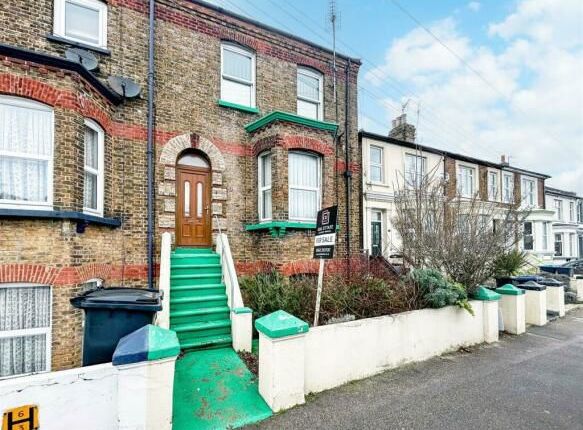 Thumbnail Town house for sale in Canterbury Road, Margate