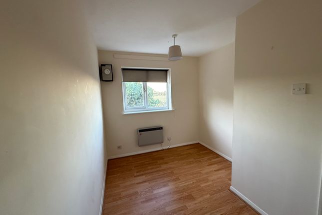 Kestrel Close, BURY ST. EDMUNDS photo 5