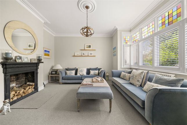 11, St. Albans Avenue, Surrey photo 4