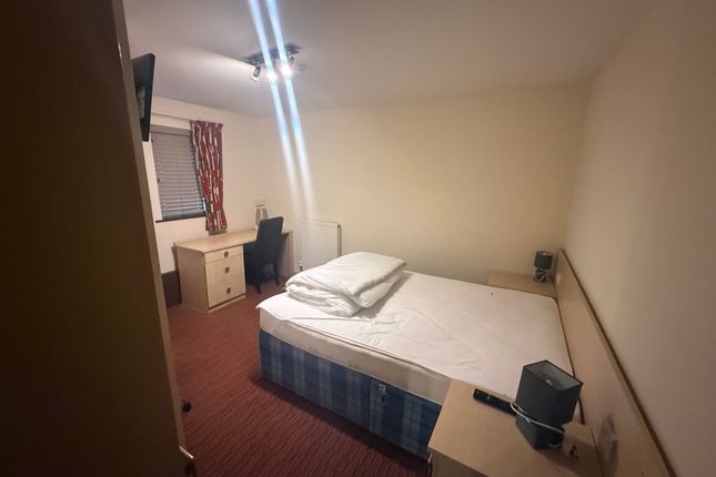 Room 8, Mansfield photo 5