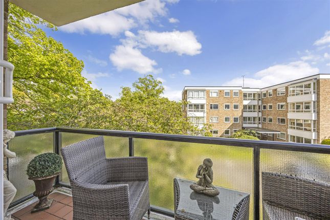 Flat 32, Queens Court, Queens Road, Cheltenham photo 4